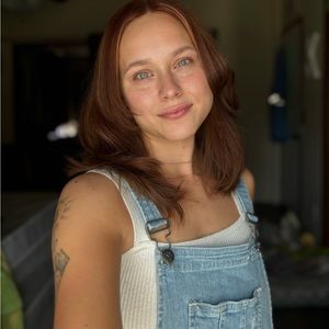 Meet your Posher, Caitlin